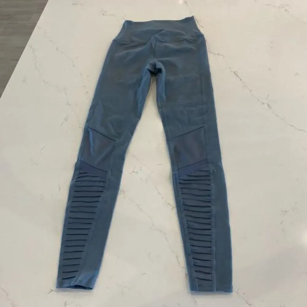 Alo Yoga High-Waist Moto‎ Leggings Size XS